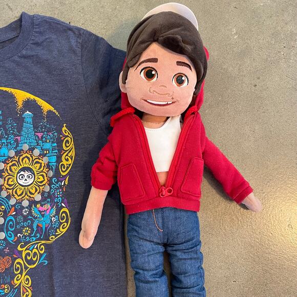 Disney Pixar COCO Sugar skull youth boys medium tshirt coco plush doll bundle - Picture 3 of 5